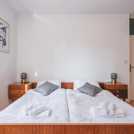 Baba's Place Apartment Split